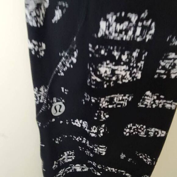 Lululemon Inspire Tight II Graf Black White / Black Size 6 - Picture 2 of 3